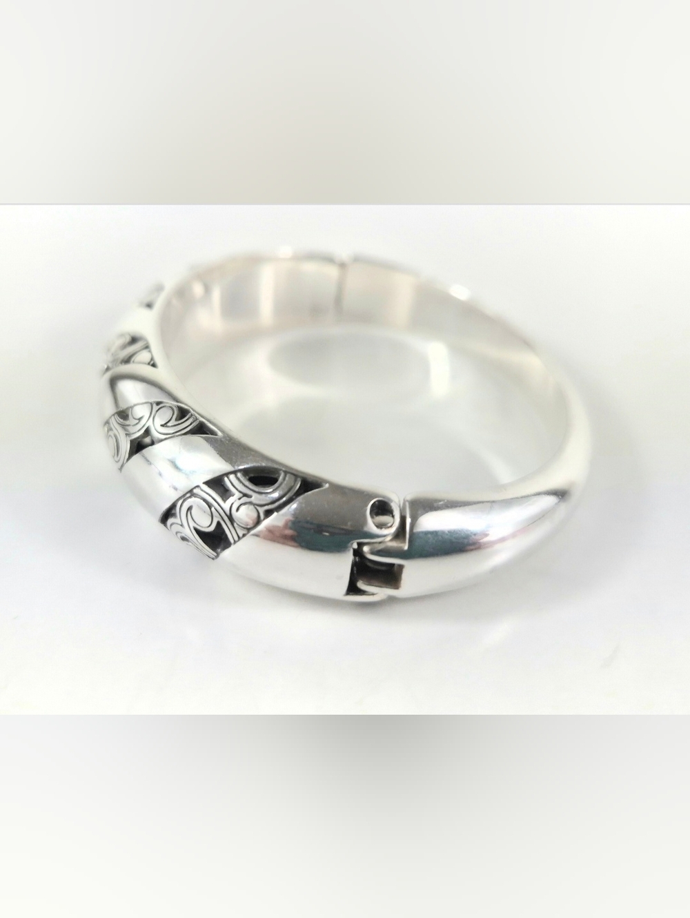 Brighton Kismet Hinged Bangle Bracelet - Picture 4 of 8